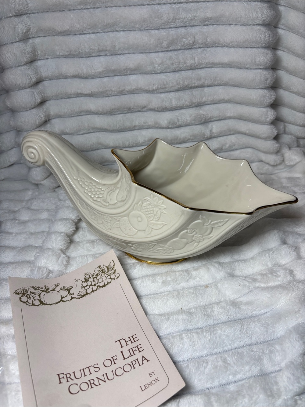 Lenox Vintage 1989 Fruits of Life Cornucopia Ivory China Centerpiece